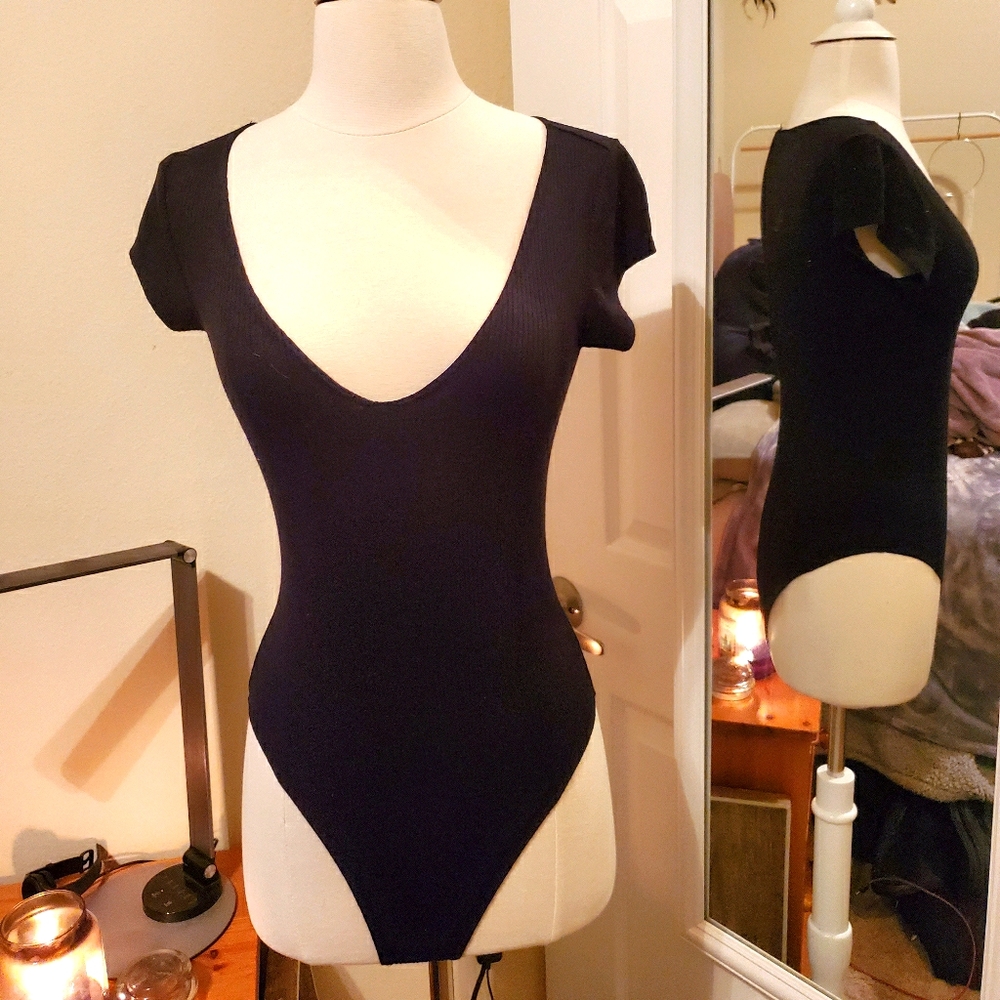 F21 Knit Ribbed V-Neck Bodysuit